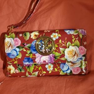 Patent shine man made crssbdy wallet floral bright